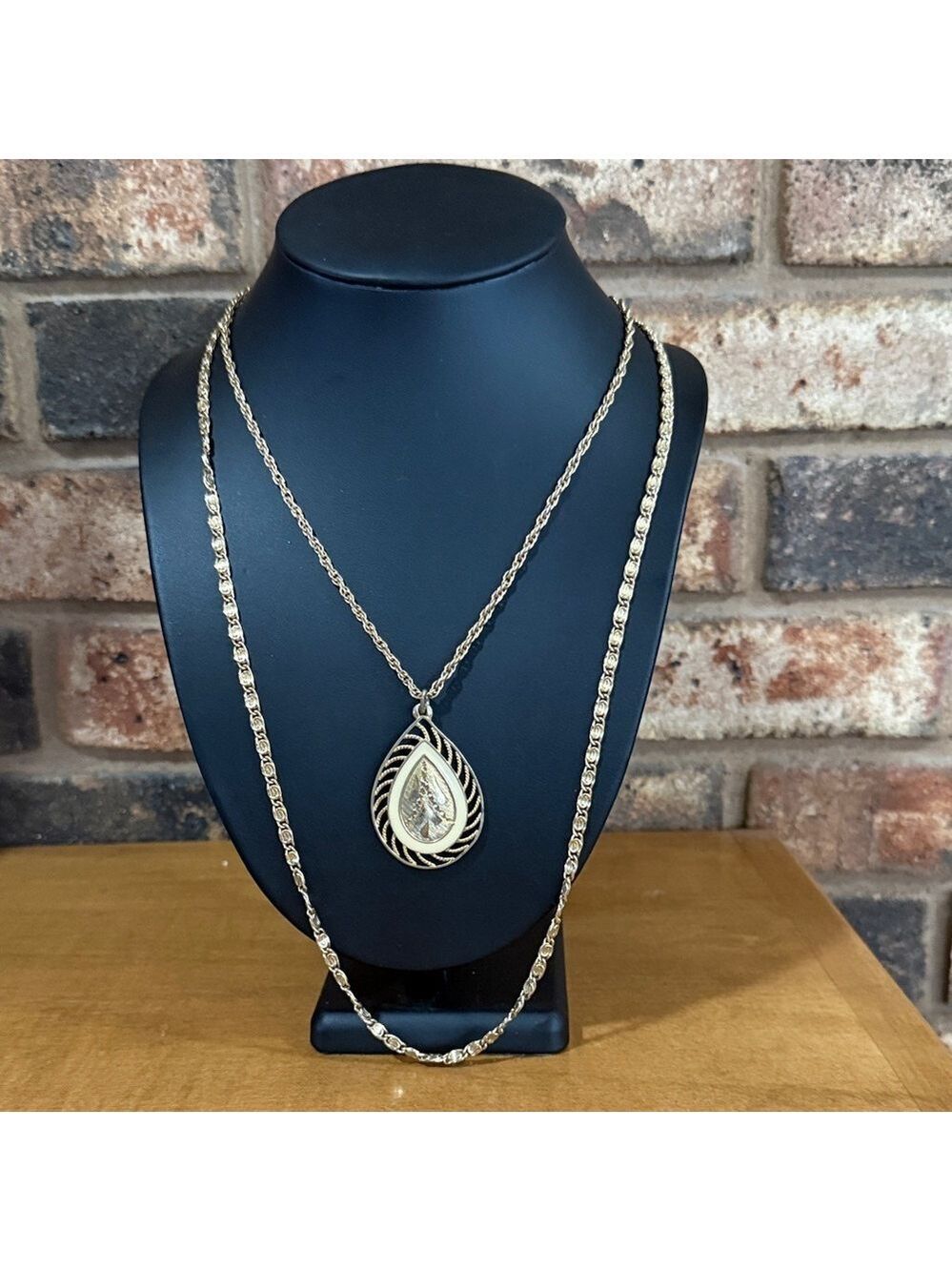 Vintage 60’s gold tone two strand necklace ivory enamel etched teardrop pendant